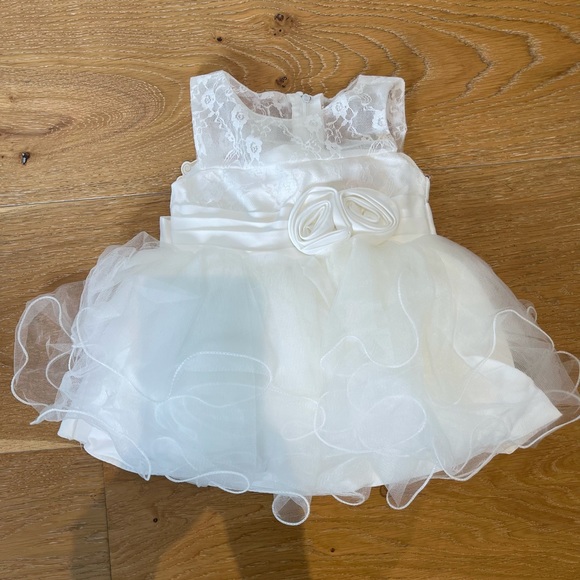 Baby dress - Picture 1 of 3